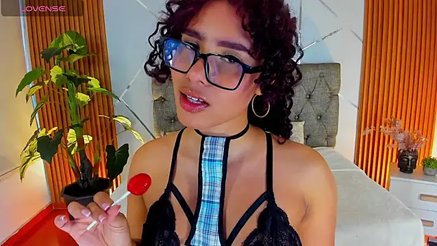 charlottee white online show from 11-25-25, 09:48