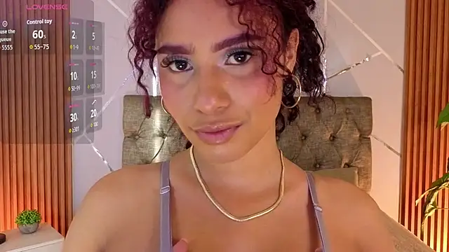 Snapshot of charlottee_white chatting on 06-02-26, 08:53 charlottee white online show from 06-02-26, 08:53