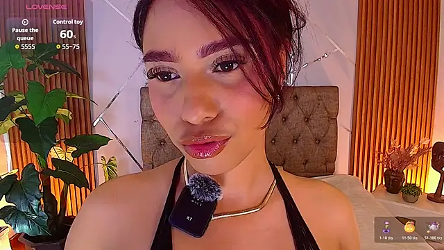 Snapshot of charlottee_white chatting on 05-01-26, 09:53 charlottee white online show from 05-01-26, 09:53