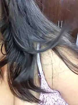 Snapshot of Riya_Stream01 chatting on 06-21-26, 01:11 Riya Stream01 online show from 06-21-26, 01:11