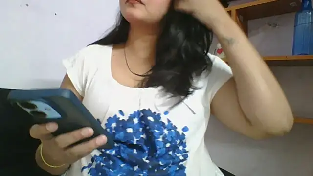 Riya Stream01 online show from 04-27-26, 09:57