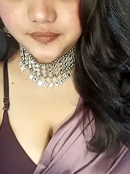 Riya Stream01 online show from 05-26-26, 07:01