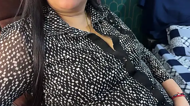Snapshot of FlatVincy4 chatting on 07-18-26, 07:11 FlatVincy4 online show from 07-18-26, 07:11