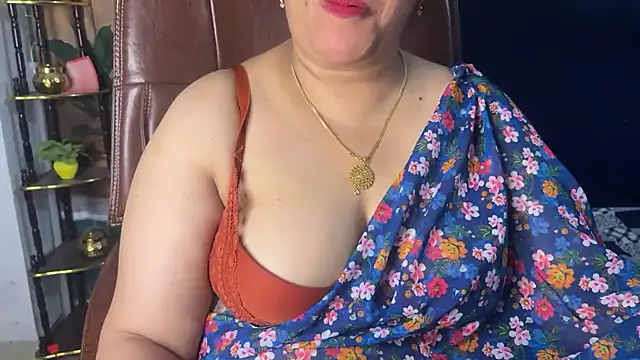 Snapshot of FlatVincy4 chatting on 04-29-26, 04:55 FlatVincy4 online show from 04-29-26, 04:55