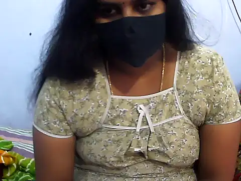Snapshot of telugu_indhu_0001 chatting on 10-08-25, 06:26 telugu indhu 0001 online show from 10-08-25, 06:26