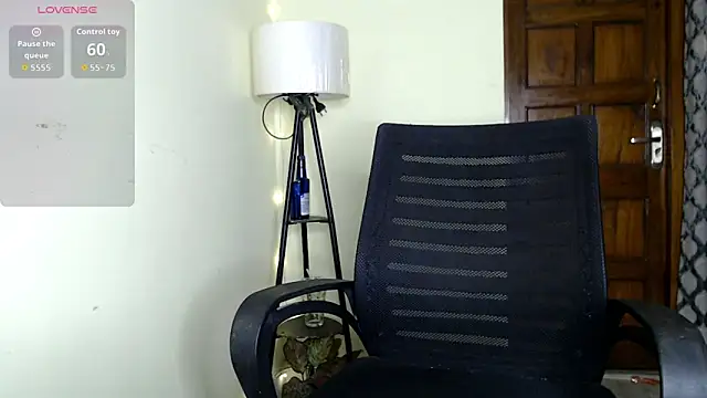 hot menka online show from 09-26-25, 05:09