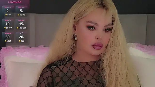 Snapshot of Marussia_luxury chatting on 01-03-25, 09:15 Marussia luxury online show from 01-03-25, 09:15