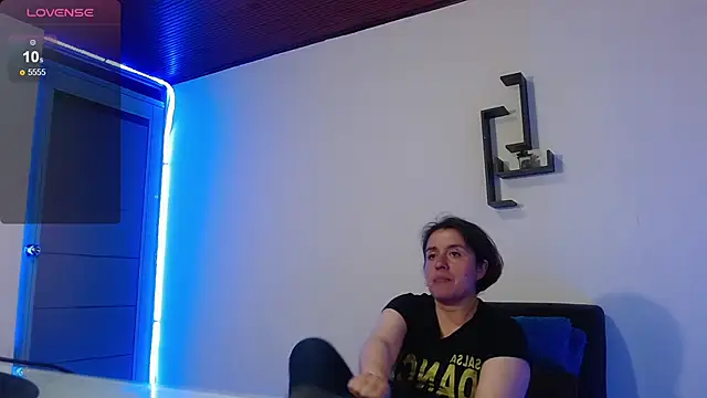 Snapshot of Saori_san_ chatting on 12-21-24, 08:00 Saori san online show from 12-21-24, 08:00