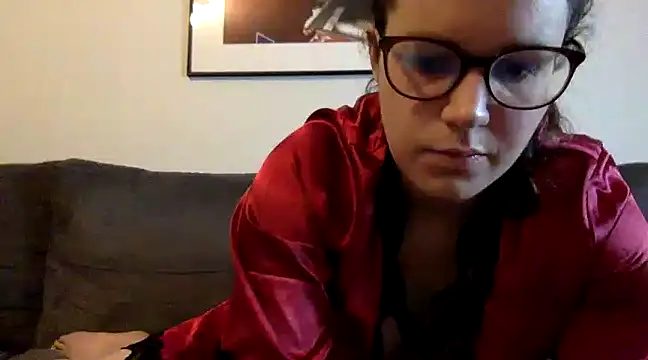 LolaGuess online show from 02-04-25, 02:10