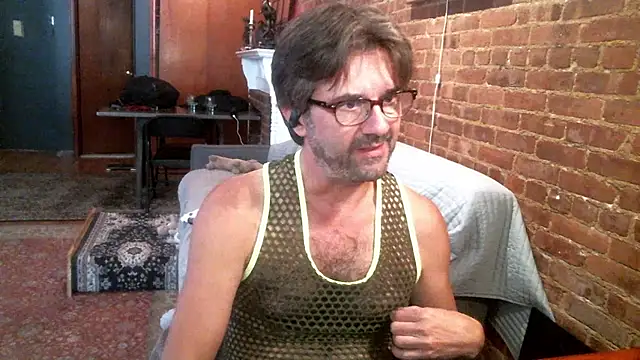 Snapshot of Johnny_Bottoms chatting on 10-19-25, 05:26 Johnny Bottoms online show from 10-19-25, 05:26