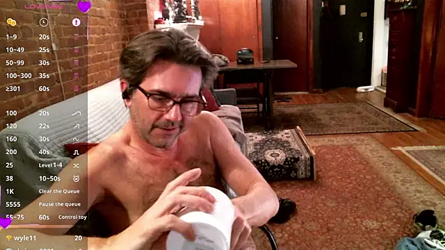 Snapshot of Johnny_Bottoms chatting on 03-20-25, 01:13 Johnny Bottoms online show from 03-20-25, 01:13
