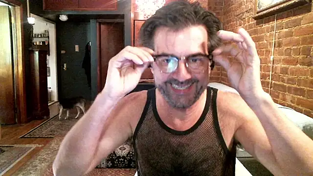 Snapshot of Johnny_Bottoms chatting on 05-03-26, 01:25 Johnny Bottoms online show from 05-03-26, 01:25