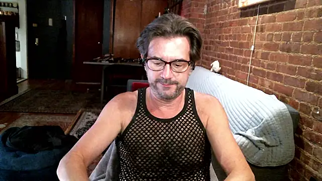 Johnny Bottoms online show from 11-23-25, 06:51