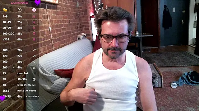 Snapshot of Johnny_Bottoms chatting on 03-09-25, 03:27 Johnny Bottoms online show from 03-09-25, 03:27