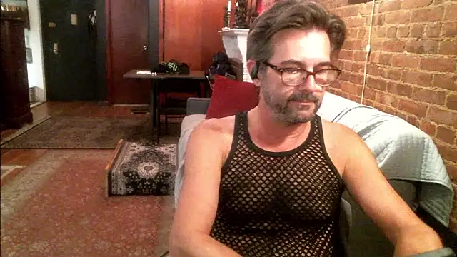 Snapshot of Johnny_Bottoms chatting on 09-11-25, 10:32 Johnny Bottoms online show from 09-11-25, 10:32