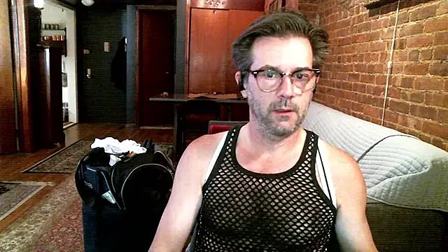 Johnny Bottoms online show from 04-12-26, 01:03