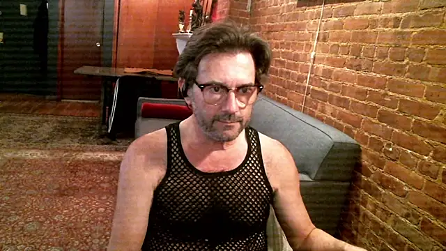 Snapshot of Johnny_Bottoms chatting on 05-10-26, 08:22 Johnny Bottoms online show from 05-10-26, 08:22