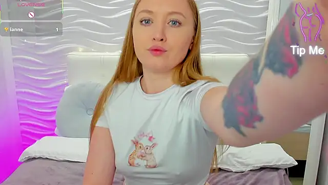 Snapshot of ChloeSug chatting on 09-15-25, 12:16 ChloeSug online show from 09-15-25, 12:16