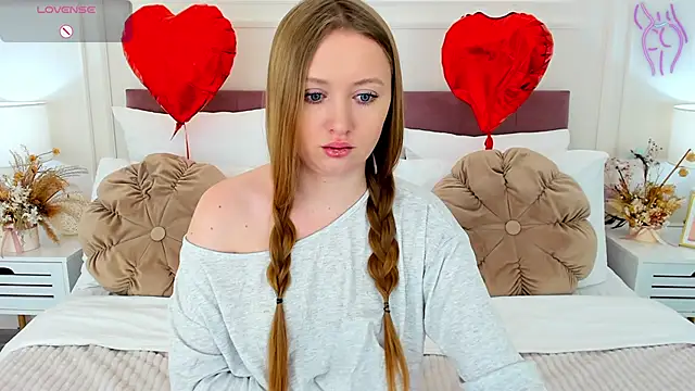 Snapshot of ChloeSug chatting on 02-17-26, 08:17 ChloeSug online show from 02-17-26, 08:17