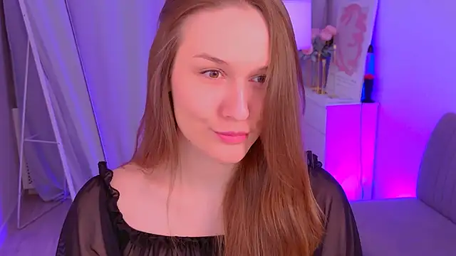 Hina  Derry online show from 04-15-26, 06:19