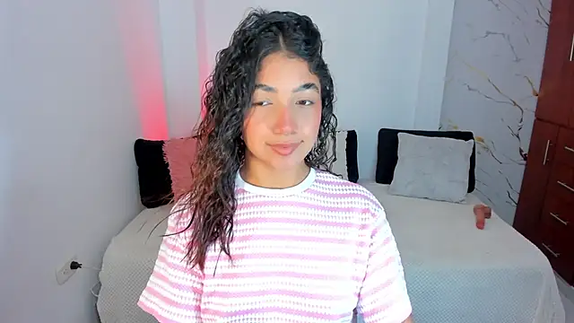 Snapshot of martina_roldam chatting on 05-28-26, 01:46 martina roldam online show from 05-28-26, 01:46