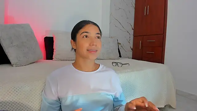 Snapshot of martina_roldam chatting on 06-17-26, 12:54 martina roldam online show from 06-17-26, 12:54