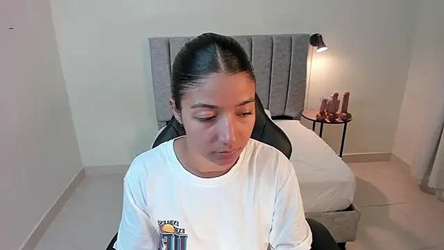 martina roldam online show from 10-22-25, 02:22