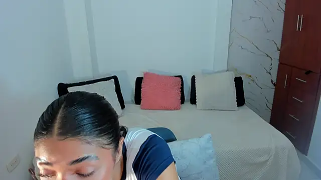 Snapshot of martina_roldam chatting on 06-27-26, 01:22 martina roldam online show from 06-27-26, 01:22