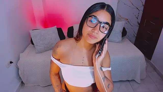 martina roldam online show from 04-15-26, 02:06