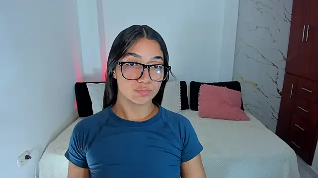 Snapshot of martina_roldam chatting on 05-14-26, 07:38 martina roldam online show from 05-14-26, 07:38