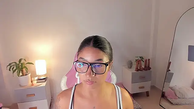 martina roldam online show from 10-06-25, 04:02