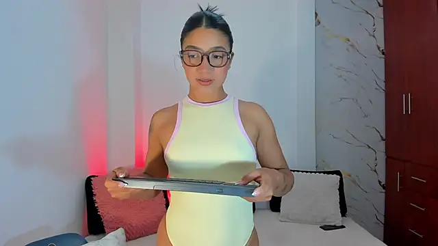 Snapshot of martina_roldam chatting on 06-13-26, 04:21 martina roldam online show from 06-13-26, 04:21
