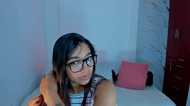 Snapshot of martina_roldam chatting on 04-22-26, 01:23 martina roldam online show from 04-22-26, 01:23