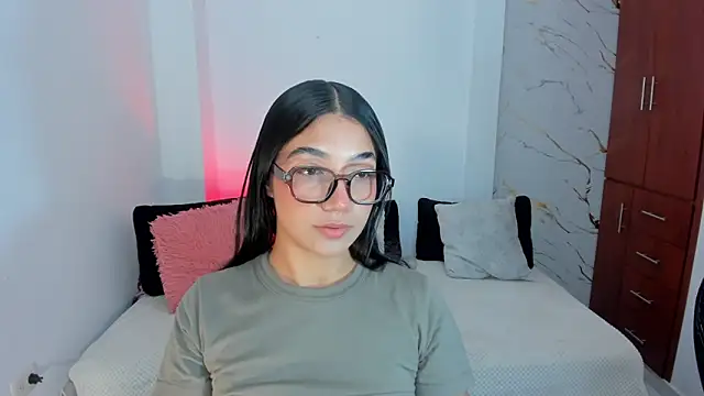 Snapshot of martina_roldam chatting on 06-10-26, 01:51 martina roldam online show from 06-10-26, 01:51