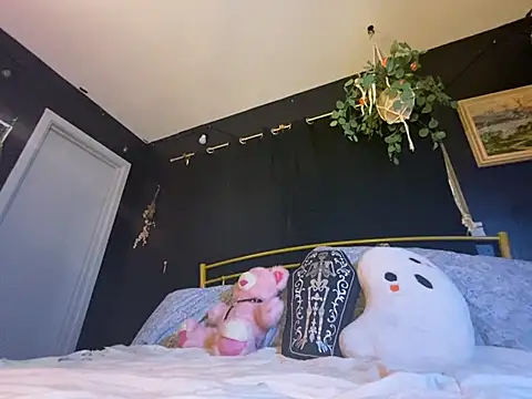 Spacetrvin online show from 01-05-25, 02:06