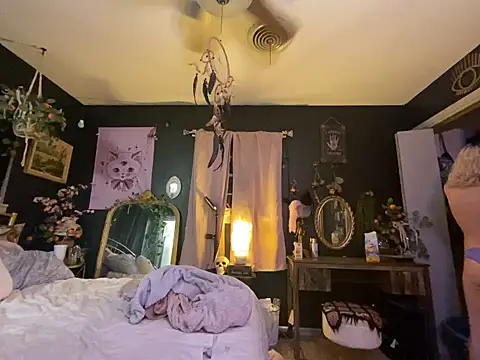 Spacetrvin online show from 12-29-24, 02:17