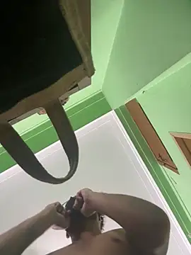 Snapshot of GildanK18 chatting on 09-08-25, 04:39 GildanK18 online show from 09-08-25, 04:39