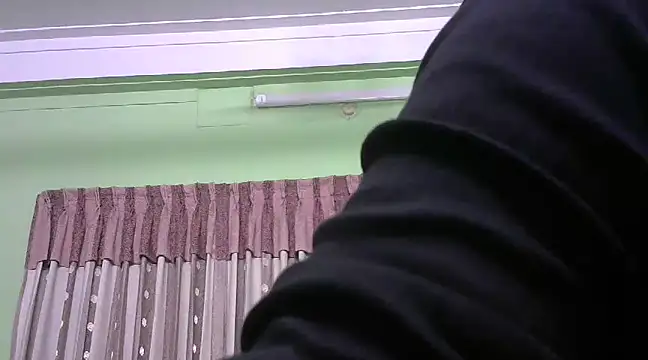 Snapshot of GildanK18 chatting on 01-22-25, 08:17 GildanK18 online show from 01-22-25, 08:17