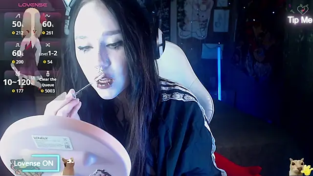 Snapshot of chloe_crystall_killer chatting on 05-14-26, 11:13 chloe crystall killer online show from 05-14-26, 11:13