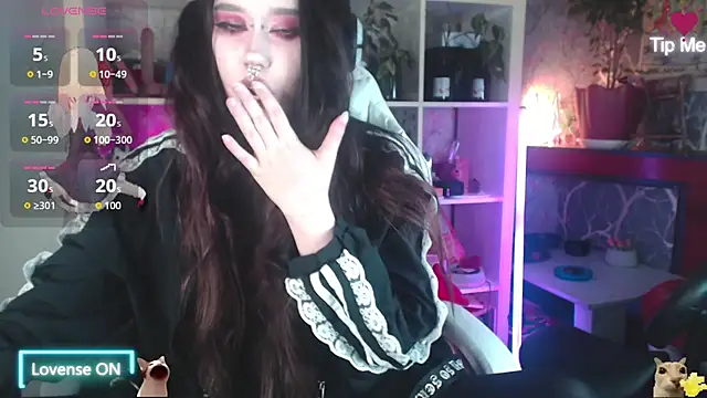 Snapshot of chloe_crystall_killer chatting on 07-17-26, 01:41 chloe crystall killer online show from 07-17-26, 01:41