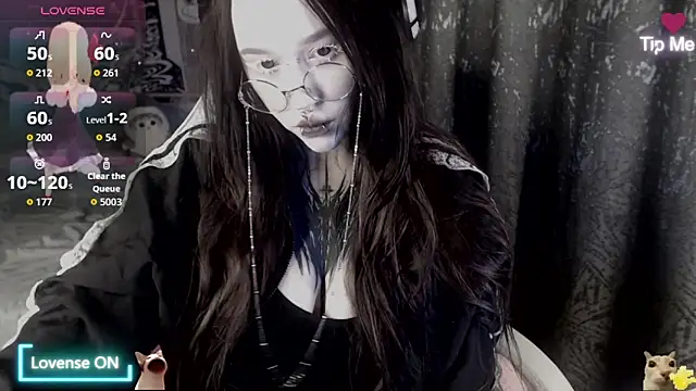 Snapshot of chloe_crystall_killer chatting on 05-24-26, 02:00 chloe crystall killer online show from 05-24-26, 02:00