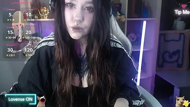 Snapshot of chloe_crystall_killer chatting on 06-14-26, 01:45 chloe crystall killer online show from 06-14-26, 01:45