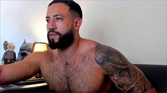 Snapshot of BradLeon_ chatting on 10-17-25, 07:48 BradLeon online show from 10-17-25, 07:48