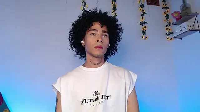 Snapshot of seven7xis chatting on 03-19-25, 05:08 seven7xis online show from 03-19-25, 05:08