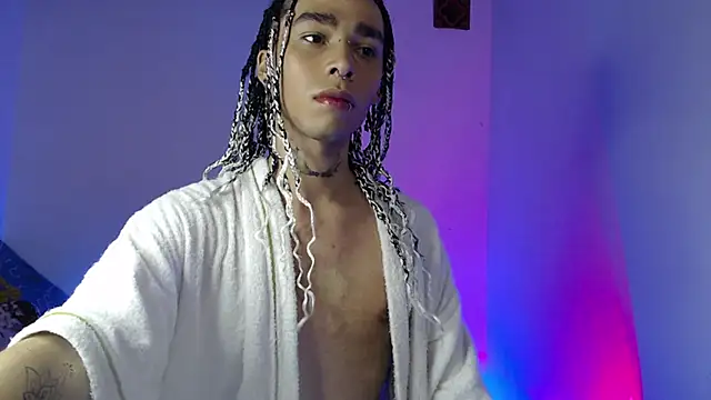 Snapshot of seven7xis chatting on 02-26-25, 05:03 seven7xis online show from 02-26-25, 05:03