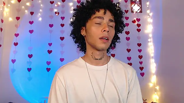 Snapshot of seven7xis chatting on 02-11-25, 08:31 seven7xis online show from 02-11-25, 08:31