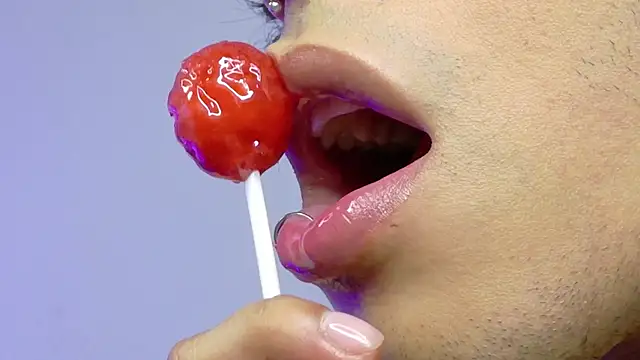 Snapshot of seven7xis chatting on 03-21-25, 08:06 seven7xis online show from 03-21-25, 08:06