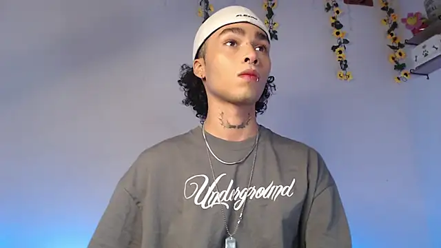 Snapshot of seven7xis chatting on 03-16-25, 04:52 seven7xis online show from 03-16-25, 04:52