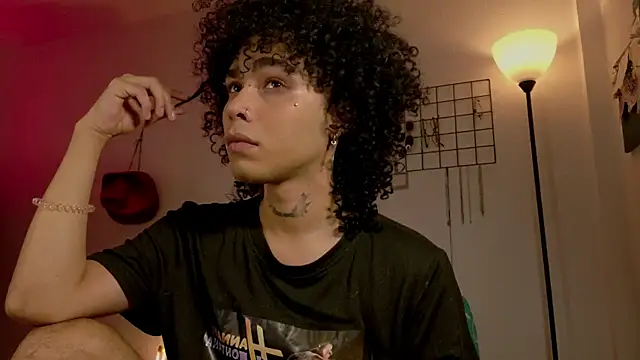 Snapshot of seven7xis chatting on 02-27-26, 04:12 seven7xis online show from 02-27-26, 04:12