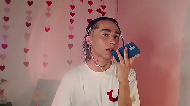 Snapshot of seven7xis chatting on 02-22-25, 05:02 seven7xis online show from 02-22-25, 05:02